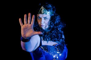 La adaptación del texto y la puesta en escena estuvo a cargo de Marina Serruya, quien vio nacer y crecer esta obra, por ser sobrina de la dramaturga y directora original, Marcela Cataldo, por lo que hay una gran conexión afectiva con el proyecto, y la interpretación es llevada a cabo, nuevamente, por Fabiana Godano, 20 años después, por lo que el desafío y el honor son aún mayores.