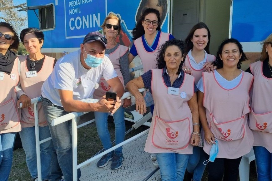 La unidad móvil pediátrica de CONIN recorre el país llevando asistencia sanitaria. Durante septiembre estará en la provincia de Santa Fe.