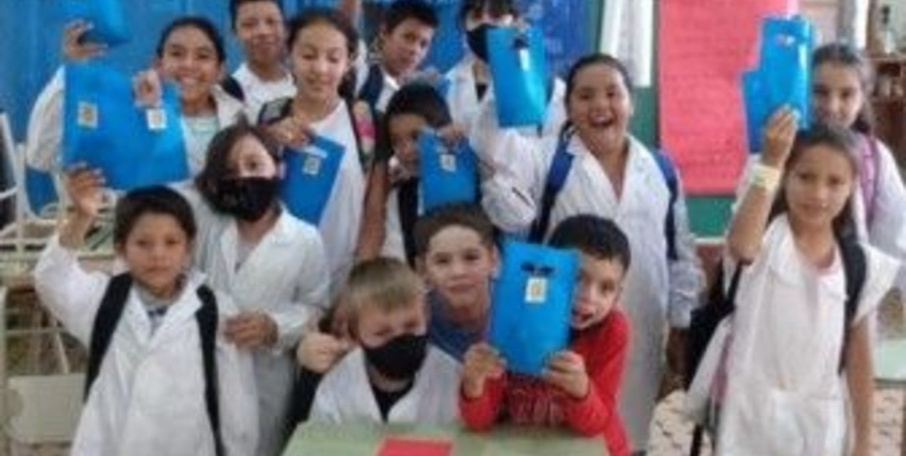Ahora, la escuela rural 437 -que tiene más de 100 años- cuenta con 14 alumnos de primaria, hijos de trabajadores rurales.