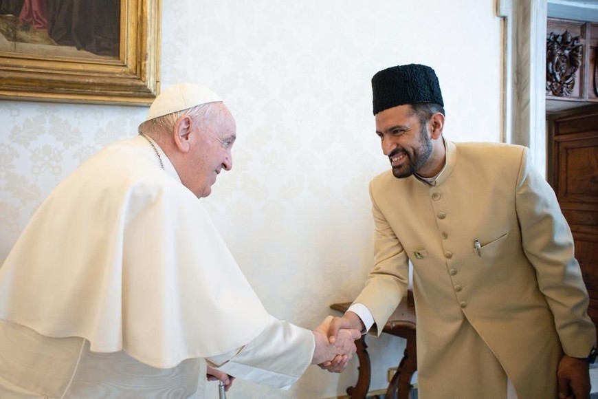 Encuentro entre el Sumo Pontífice y el imán Marwan Gill. Archivo El Litoral.