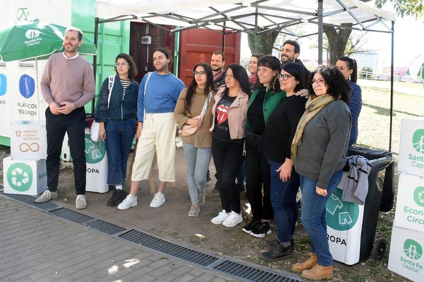 La Municipalidad de Santa Fe presentó el programa Segunda Oportunidad, que consiste en recuperar la ropa en desuso.Crédito: Guillermo Di Salvatore