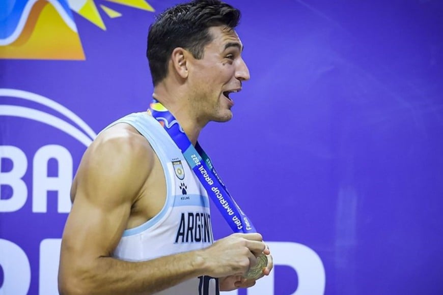 Tras su primer despido de la Selección, el santafesino Carlos Delfino regresó para las Eliminatorias y volvió a consagrarse a sus 40 años y manteniendo el espíritu. Crédito: FIBA