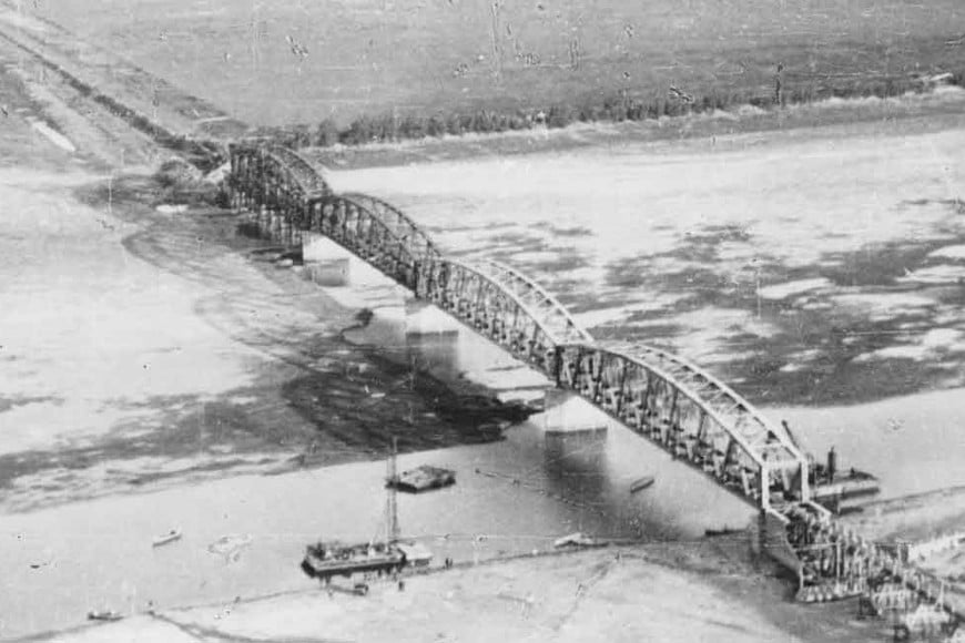 Poco uso. Desde el '35 hasta 1943, la utilización del puente no fue la esperada y se decidió vender sus partes.