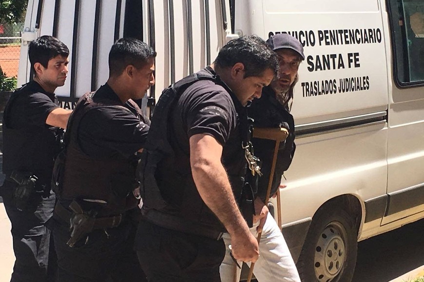 Fueron necesarios cuatro policías para esposar a Nacre