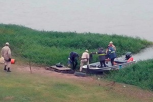 El incidente ocurrió el viernes por la noche. Pescadores encontraron al hombre sin vida en una tapia.