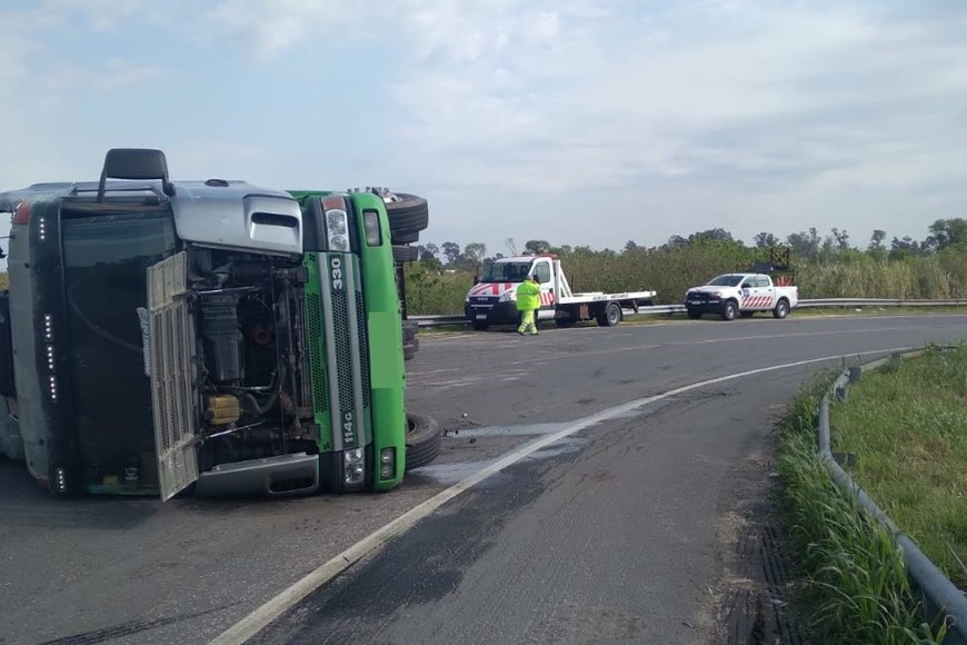 En el lugar se organizó un operativo cortando el tránsito de vehículos