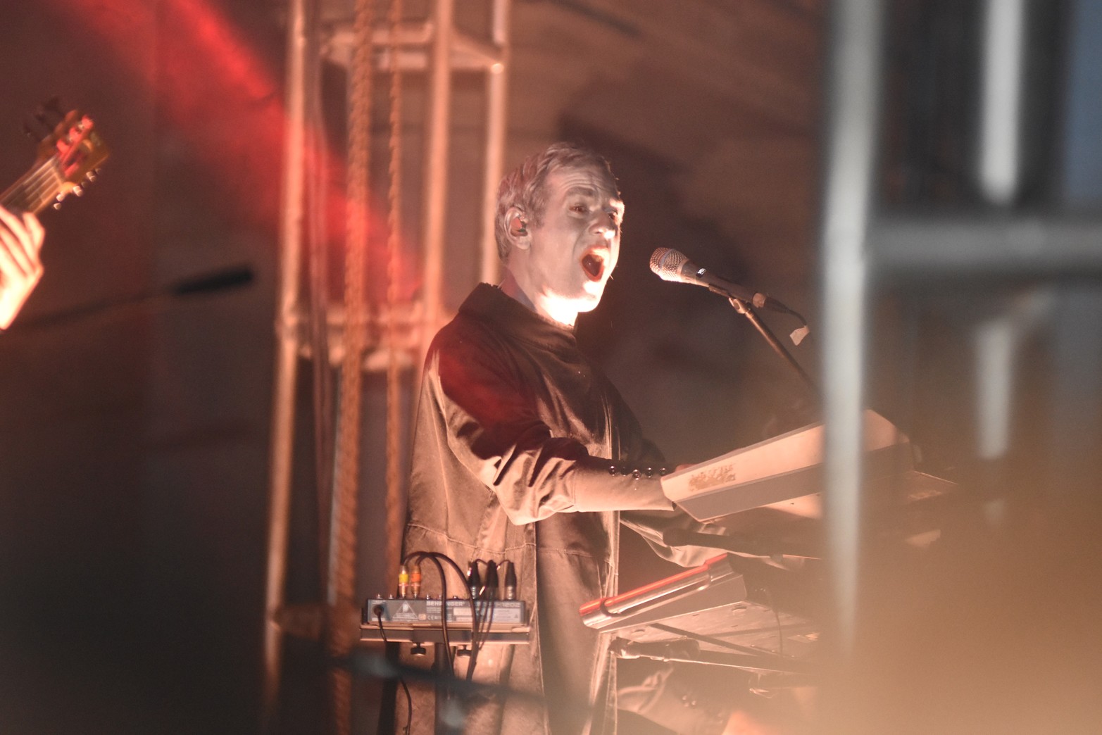 14° Bienal de Arte Joven.  Sig Ragga ofreció un concierto en el patio Oeste del edificio con entrada libre y gratuita. Foto Manuel Fabatía