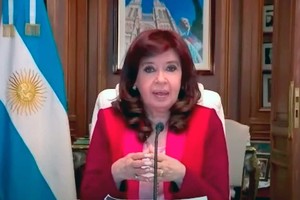La ex presidente comenzó a hablar a las 11.30