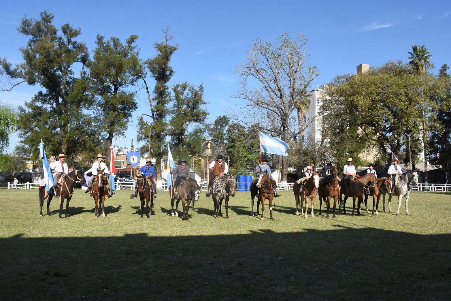 Expo Caballos. Diferentes tropillas mostraron sus equinos en el predio de la Sociedad Rural. Foto Mauricio Garín