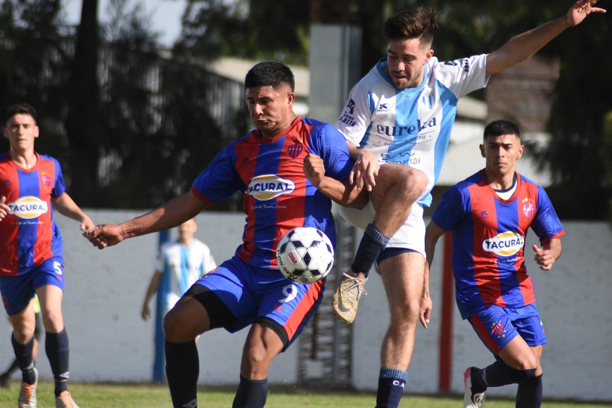 Liga Santafesina: La Perla y Argentinos en fotos