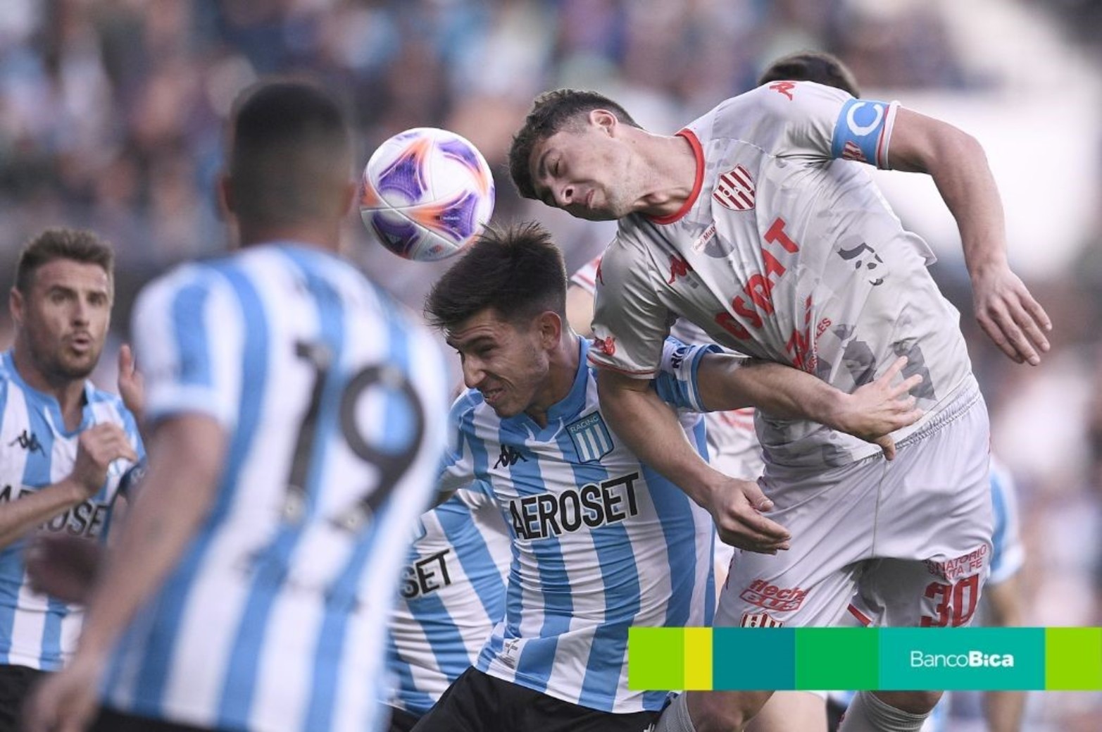 Unión perdió este domingo 2 a 1 frente a Racing  en Avellaneda por la fecha 21 de la Liga Profesional de Fútbol.