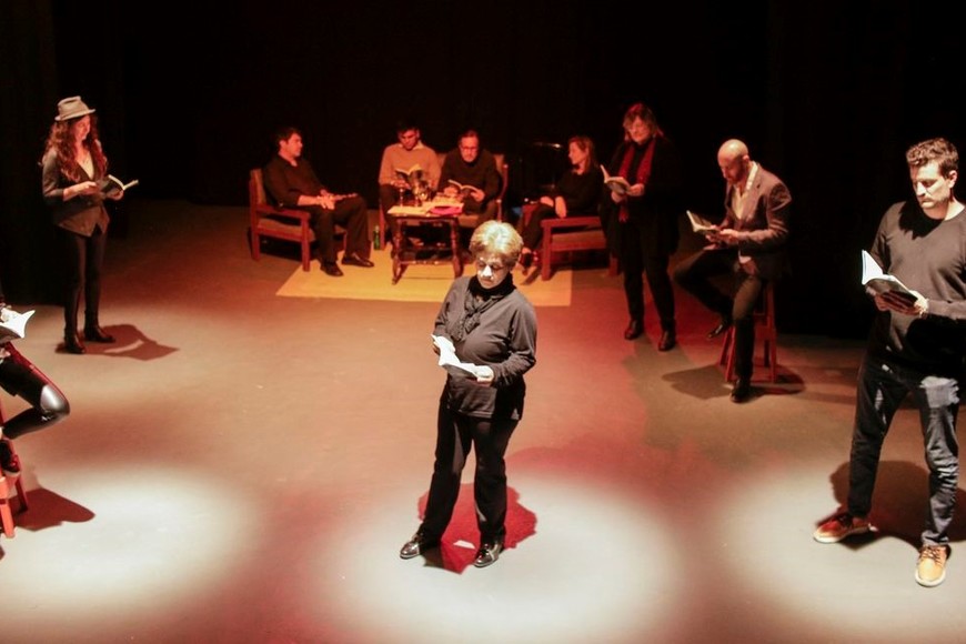 Los artistas que se sumaron a la puesta en escena. Foto: Jorge Anichini