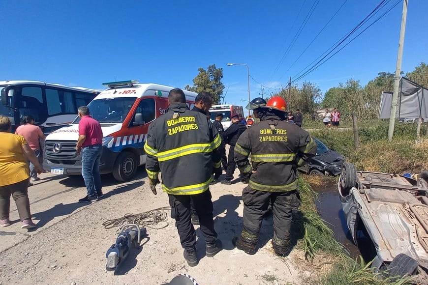 En el lugar trabajaron bomberos y personal de emergencias para el rescate de los heridos. Crédito: El Litoral.