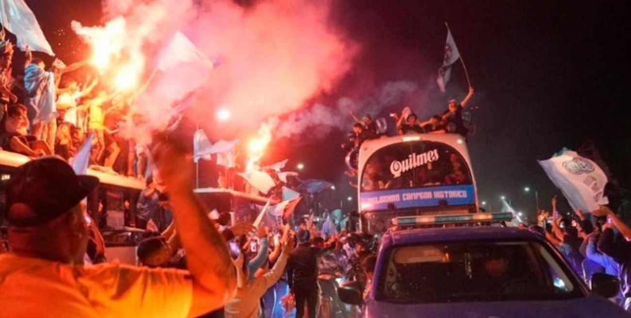 Festejos de Belgrano: la casi tragedia del colectivo y el choque en cadena en circunvalación