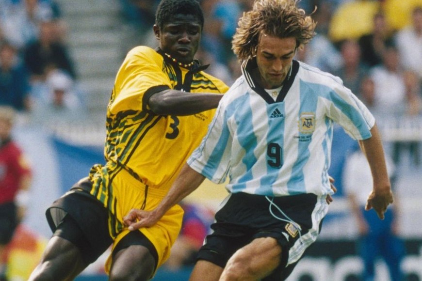 Gabriel Batistuta le marcó tres goles a los caribeños en Francia 98. Crédito: FIFA