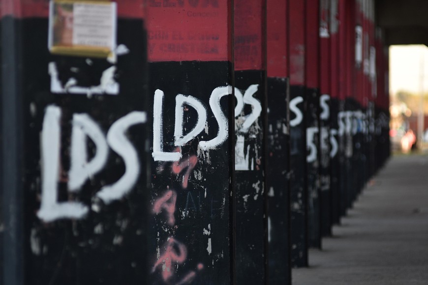 "Los de Siempre" es una de las facciones de la barrabrava de Colón.