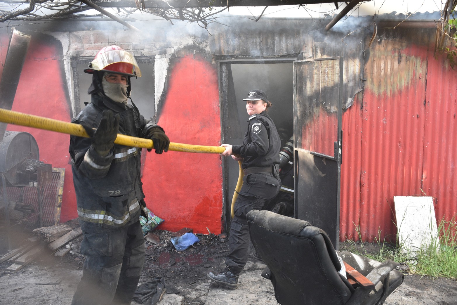 Incendio gabín ferroviario en Avellaneda 4800. Foto Flavio Raina