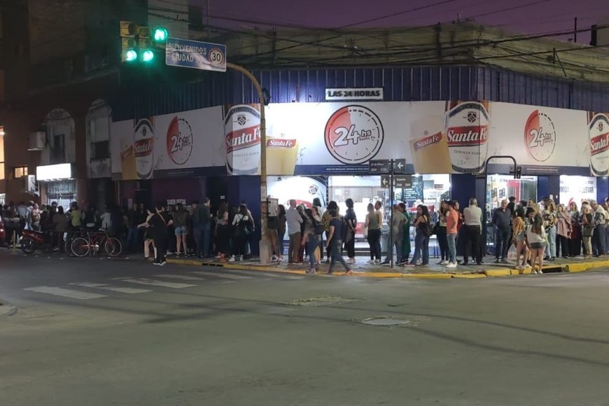 Los santafesinos se sumaron al deseo por el film. Crédito: El Litoral