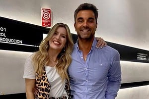 La conductora de Bienvenidos a Bordo está saliendo con el productor ejecutivo de su programa.