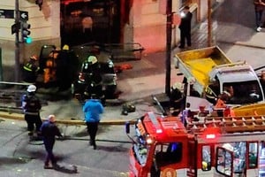 En el lugar se desplegó un amplio operativo con fuerzas de seguridad y servicios de emergencia.