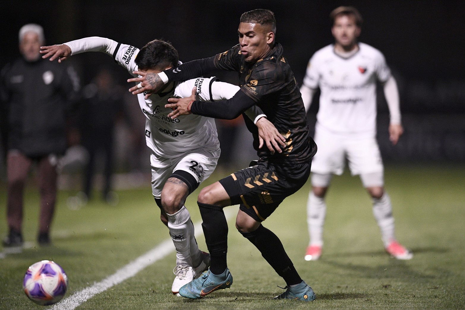 Colón le ganó 2 a 1 a Platense. Con la llegada del nuevo DT Marcelo Saralegui lleva tres partidos jugados y tres ganados. Foto Matías Napoli.