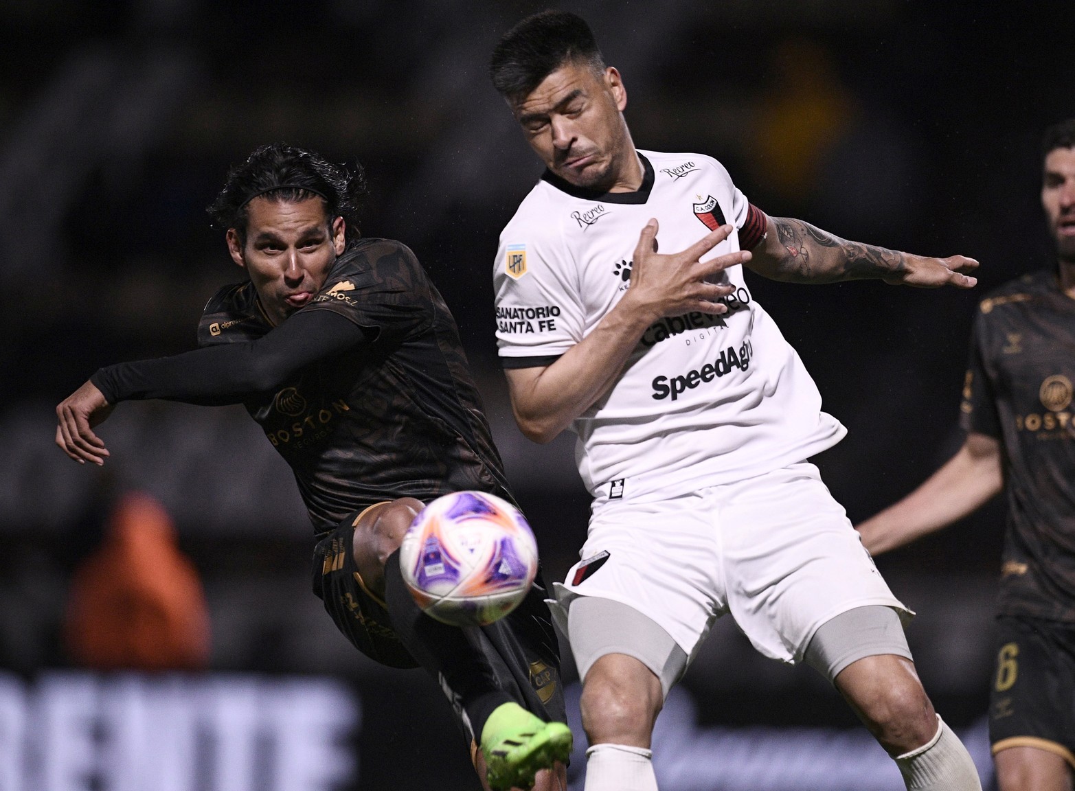 Colón le ganó 2 a 1 a Platense. Con la llegada del nuevo DT Marcelo Saralegui lleva tres partidos jugados y tres ganados. Foto Matías Napoli.