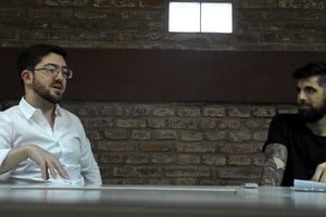 Ángel Gargiulo, autor, y Juan Manuel Garrido, de El Gato y la Caja. Crédito: Pablo Aguirre