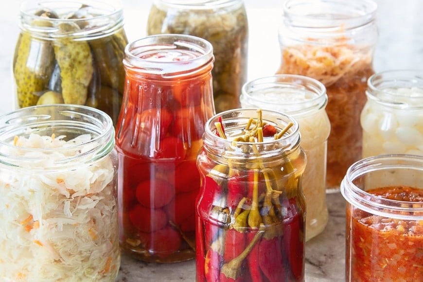 Anmat prohibió la venta de un lote de conservas de diversos alimentos por considerarlos “productos ilegales”