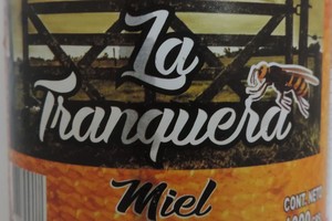 La resolución se tomó por ser un alimento falsificado.