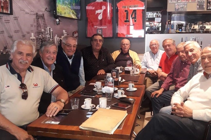 Otra toma de un reencuentro lleno de anécdotas y emociones. Crédito: El Litoral