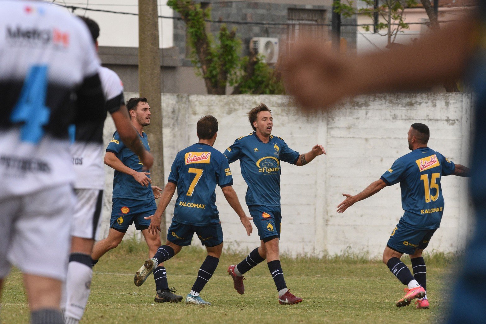 Por la primera fecha del Torneo Federal Amateurs, El Quilla de visitante goleó a Gimnasia 3 a 0.  Foto Mauricio Garín