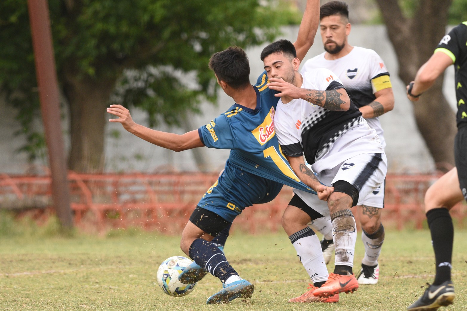 Por la primera fecha del Torneo Federal Amateurs, El Quilla de visitante goleó a Gimnasia 3 a 0. 
