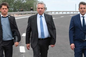 El presidente estuvo acompañado por Massa y Kicillof en Cañuelas. Crédito: Daniel Dabove / Télam