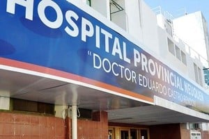 La nena sufrió golpes con “elementos de superficie roma y de superficie rugosa en la cabeza, los glúteos, la zona de la cadera y los muslos”.