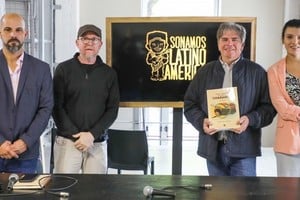 Las autoridades que presidieron el lanzamiento del festival. Foto: Gobierno de Santa Fe