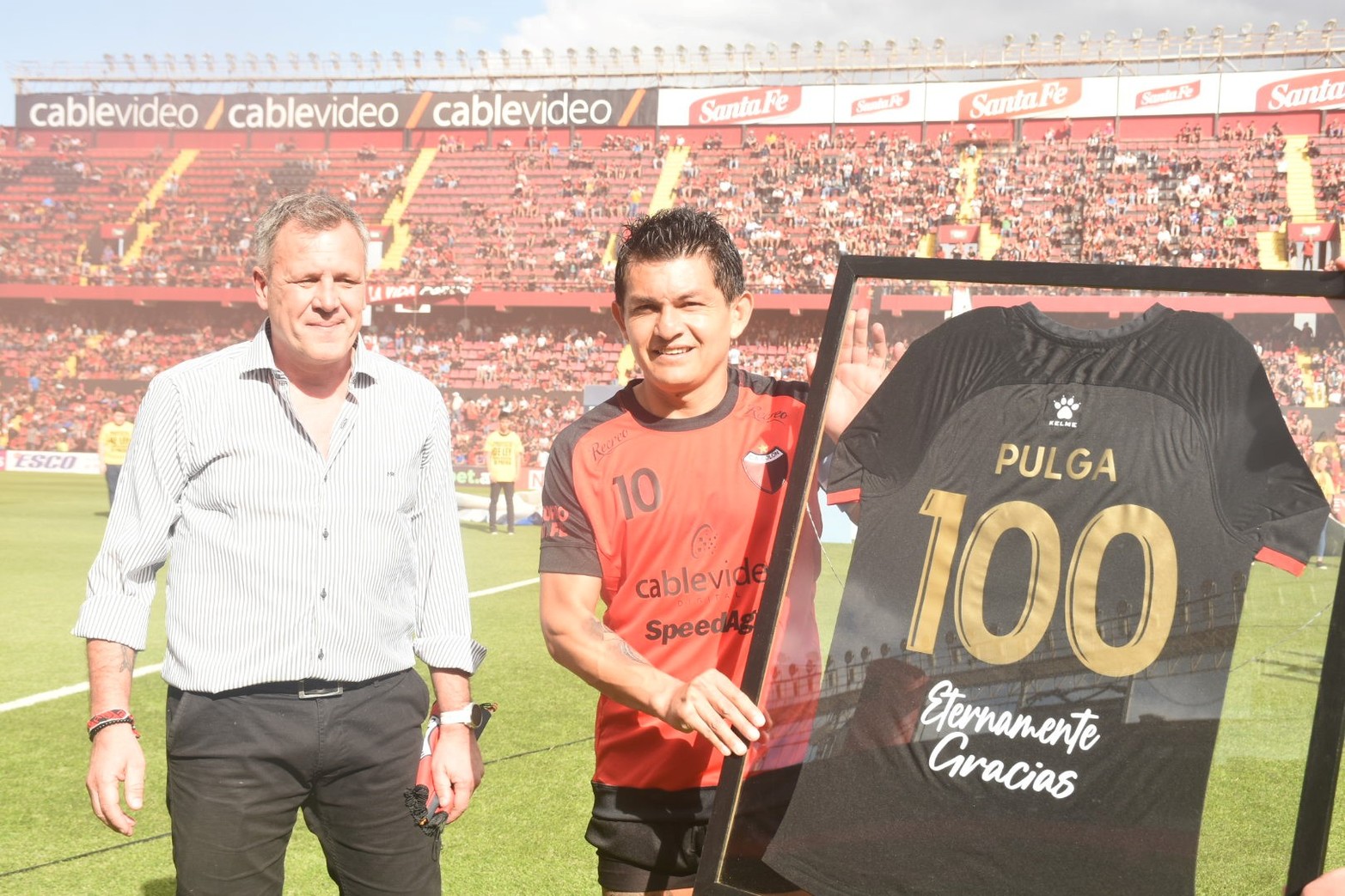 Colón - Defensa y Justicia, liga profesional. La previa del partido, "Pulga" Rodríguez festeja sus 100 partidos en Colón. 