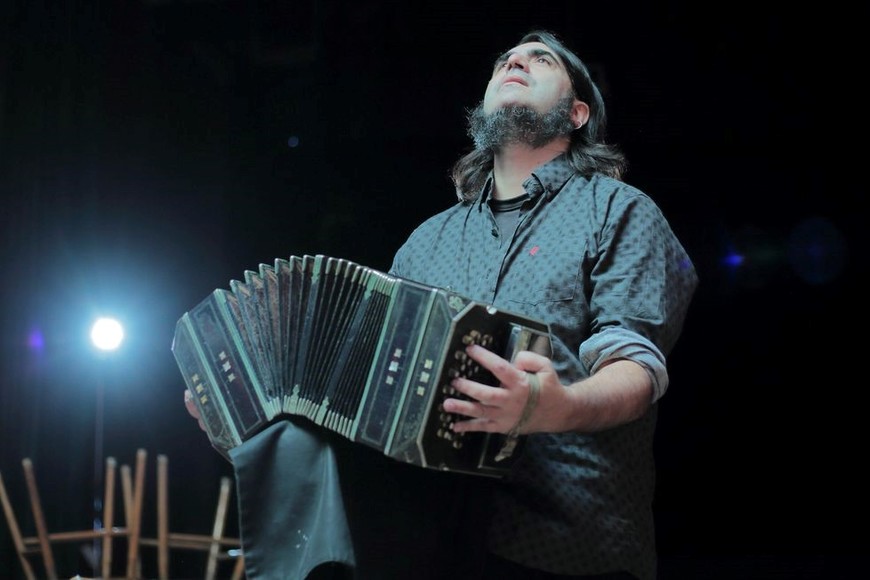 “Vozaneón” está integrado por versiones de tangos legendarios como “Garúa”, “Cristal” y “La última curda”. Foto: Gentileza producción