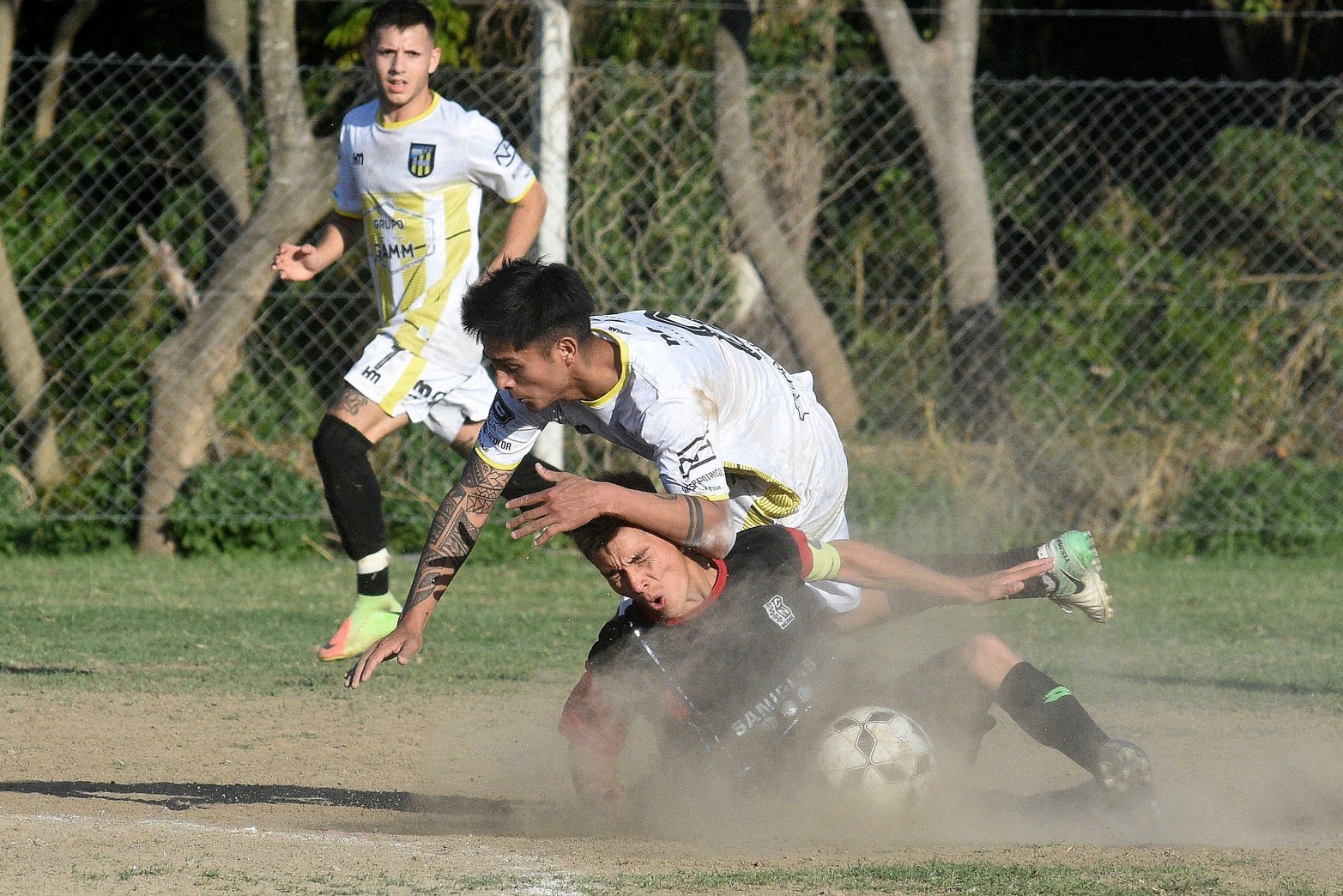 Por la permanencia El Pozo ganó un partido de seis puntos. Superó a Nacional 1 a 0.