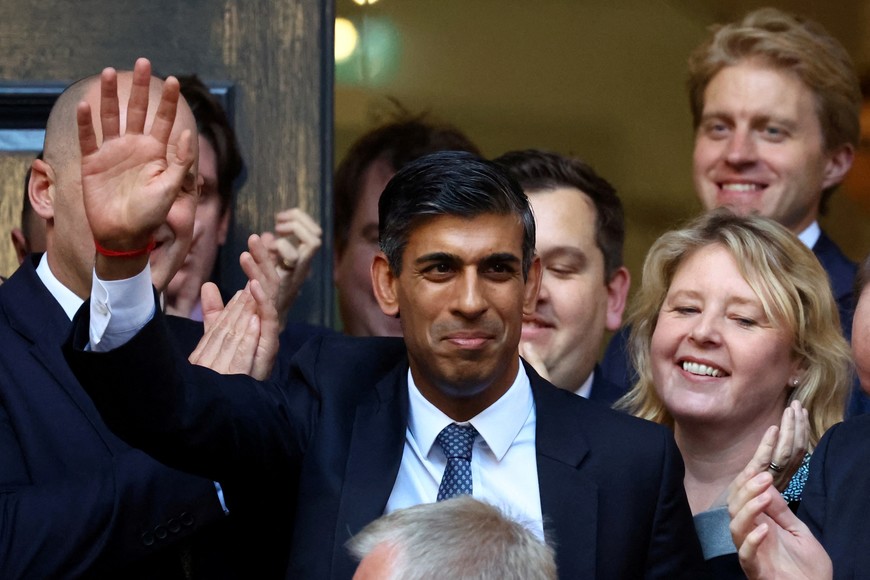 New leader of the Britain's Conservative Party Rishi Sunak walks outside the Conservative Campaign Headquarters, in London, Britain October 24, 2022. REUTERS/Hannah McKay