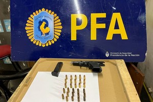 Secuestraron una pistola Bersa calibre 9 mm, veintinueve cartuchos a bala del mismo calibre