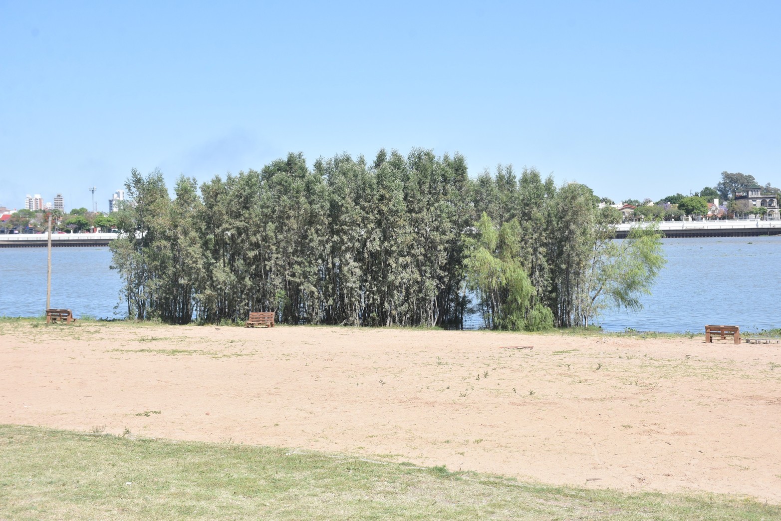 Paradores costanera este. Foto Flavio Raina