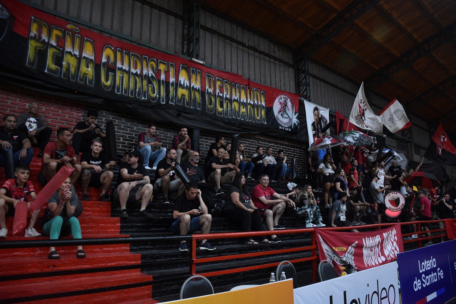 El acompañamiento de la hinchada de Colón ante Jáchal de San Juan, por la Liga Argentina.