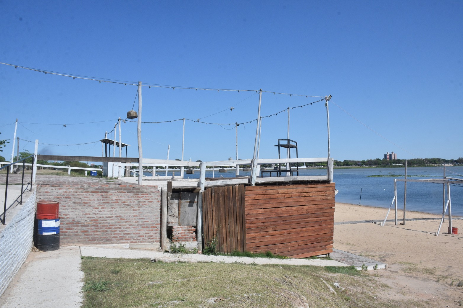 Playa y parador Paseo de la Laguna. Foto Flavio Raina