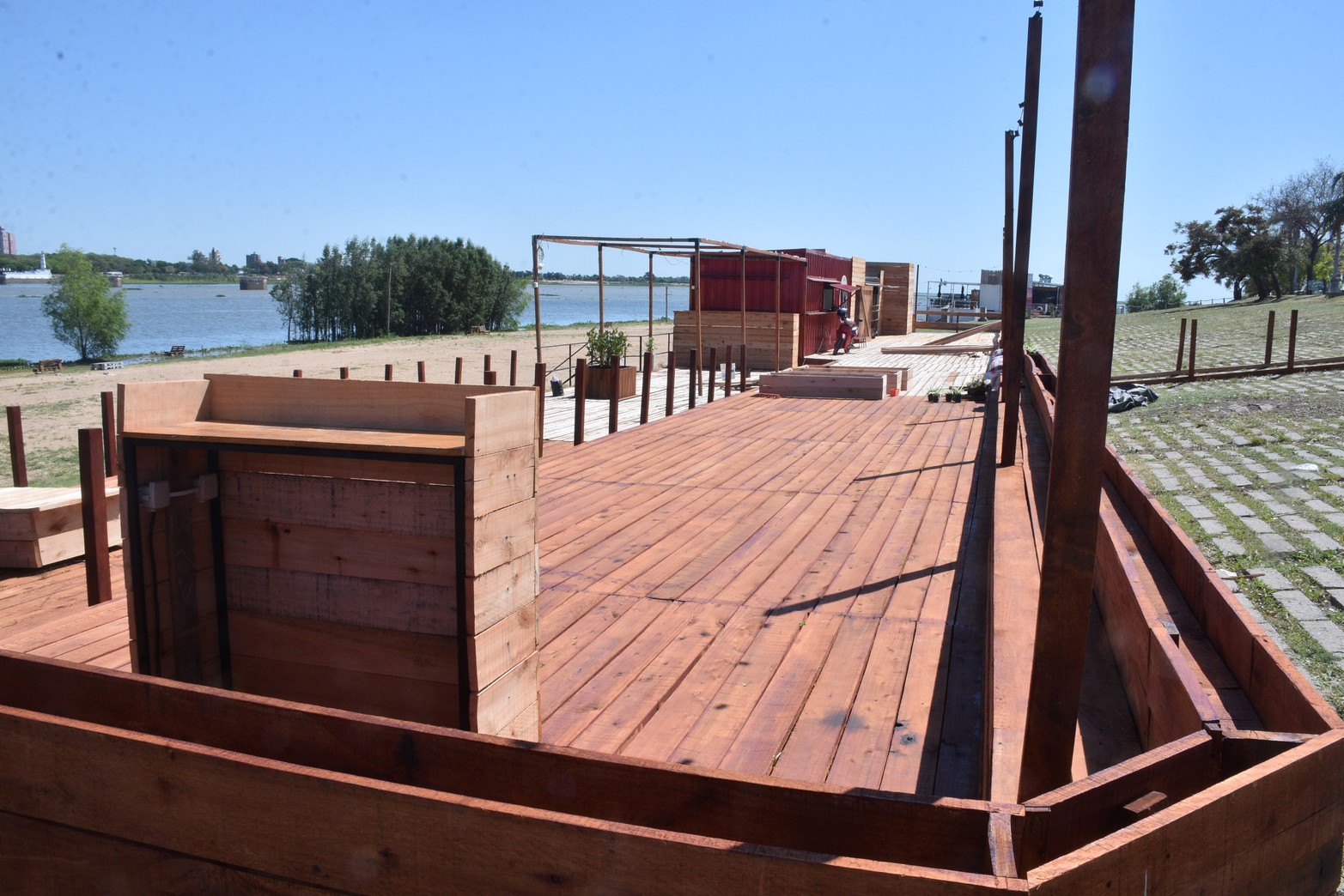 Paradores costanera este. Foto Flavio Raina