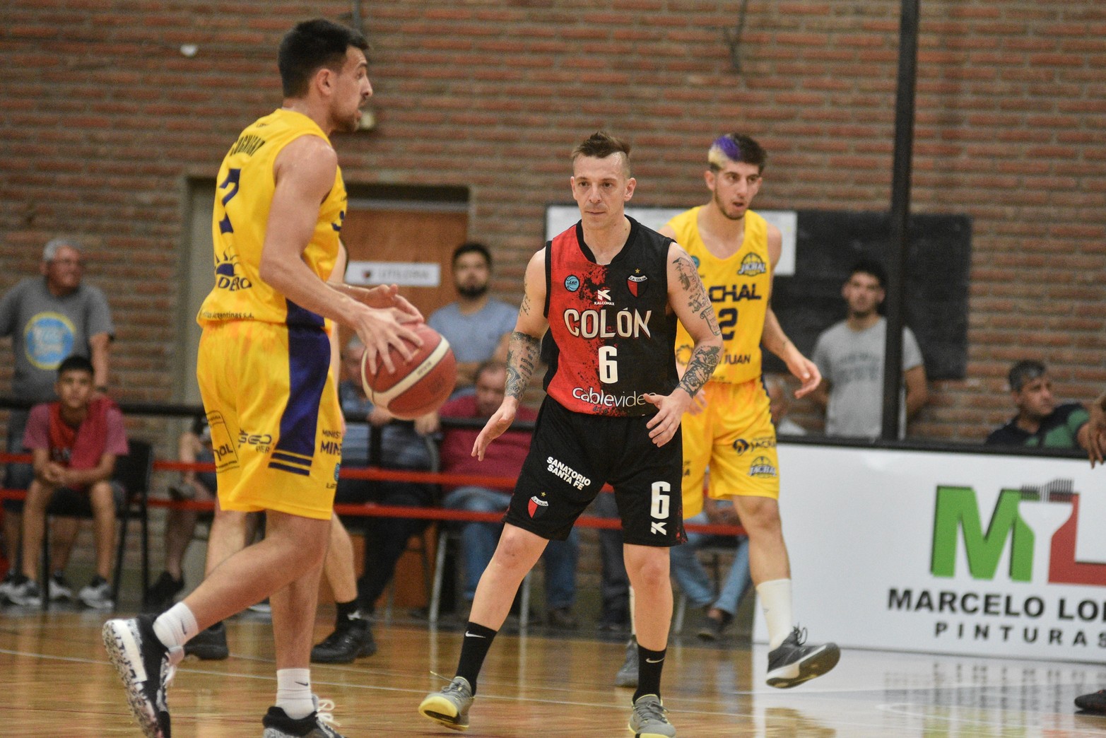 Colón ante Jáchal de San Juan, por la Liga Argentina.