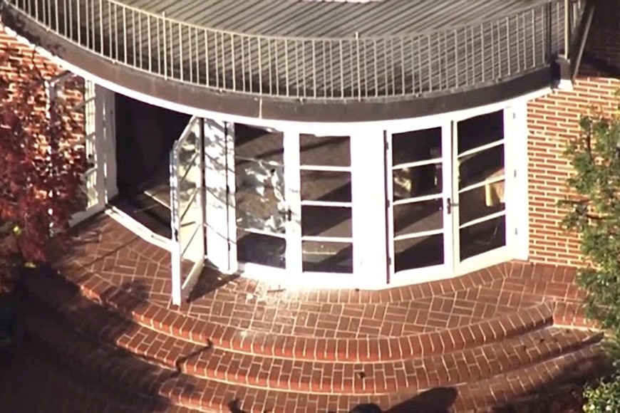 A screen grab taken from video shows damage to the home of U.S. House Speaker Nancy Pelosi after her husband Paul Pelosi was violently assaulted during a break-in at their house in San Francisco, California, U.S., October 28, 2022. KGO TV via ABC via REUTERS.
ATTENTION EDITORS - THIS IMAGE HAS BEEN SUPPLIED BY A THIRD PARTY MANDATORY CREDIT