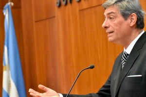 "Hay un rol docente a través de las sentencias que va a permitir establecer una relación directa entre 'entiendo, consecuentemente acato' ", sostuvo el jurista santafesino. Crédito: Gentileza SIC-STJER