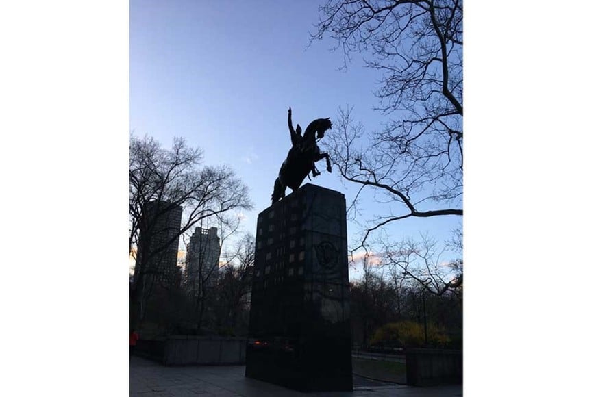 El monumento al Gral. San Martín en el Central Park de Nueva York.