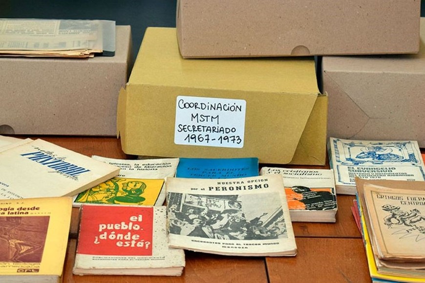 Los fondos documentales provenientes de Santa Fe y Buenos Aires permiten conocer la génesis del Movimiento, sus vinculaciones políticas, debates internos y articulaciones con otros grupos de América Latina.