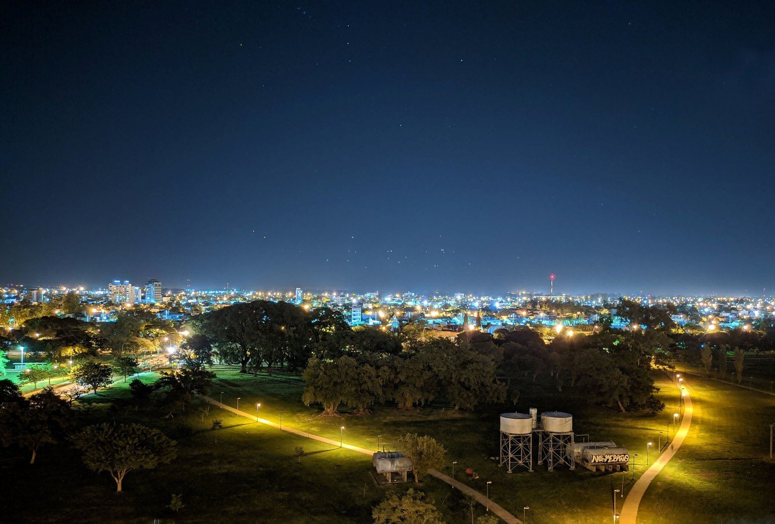 Destellos nocturnos. Foto González, Dante